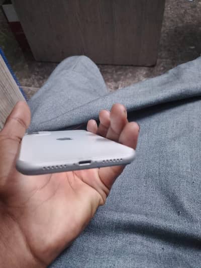 iPhone 11 256 GB white colour 95 battery health