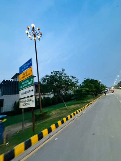 11.80 MARLA CORNER PLOT RIME LOCATION IN PARK VIEW ROSE BLOCK