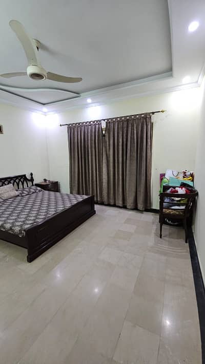 LOWER LOCK 1 kanal Outstanding Upper Portion In NFC SOCIETY PRIME LOCATION