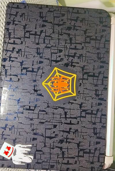 Toshibasatellite s40b fully customised with skin  4GB ram 512Gb corei5