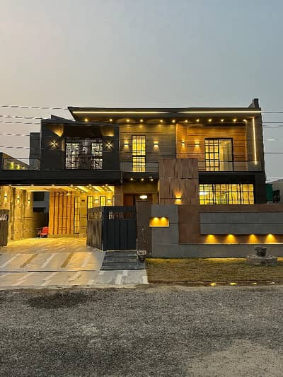 1 KANAL BRAND NEW HOUSE DOUBLE STOREY FOR SALE VALANCIA HOUSING SOCIETY LAHORE