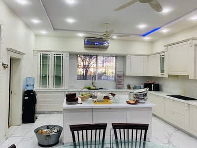 2 KANAL SLIGHTLY USED HOUSE FOR SALE MAIN COLLEGE ROAD LDA APPROVED LAHORE