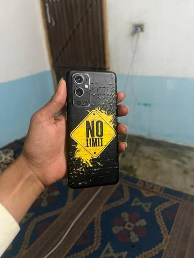 one plus 9 pro 8/256 Pta prove