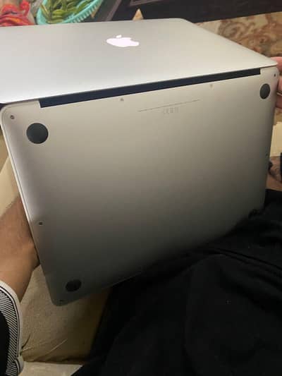 apple MacBook air 2017 model