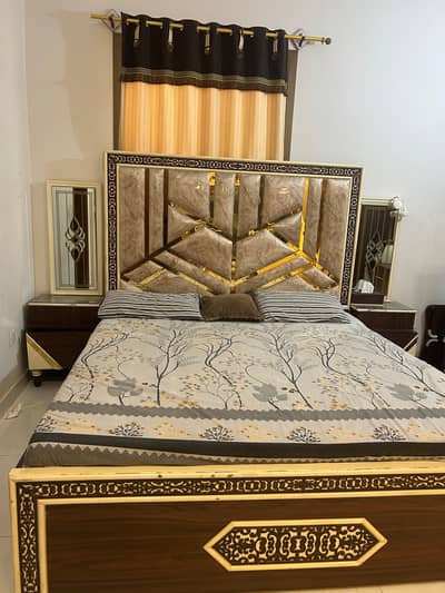 Complete 4 piece bed room furniture