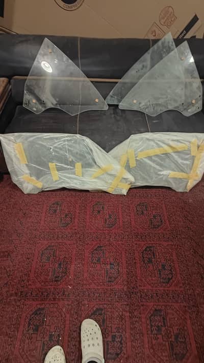 Mazda Rx4 929 coupe 1976 side door glass