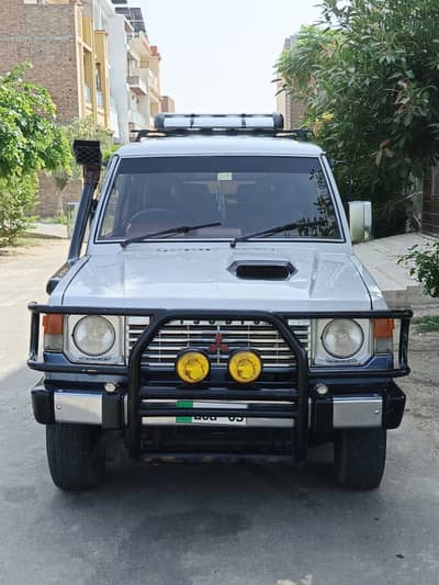 Mitsubishi Pajero 1991