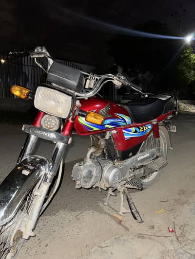 Honda CD-70 RED 2024