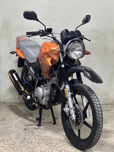 Yamaha ybr125g 2025 model ( low millage )