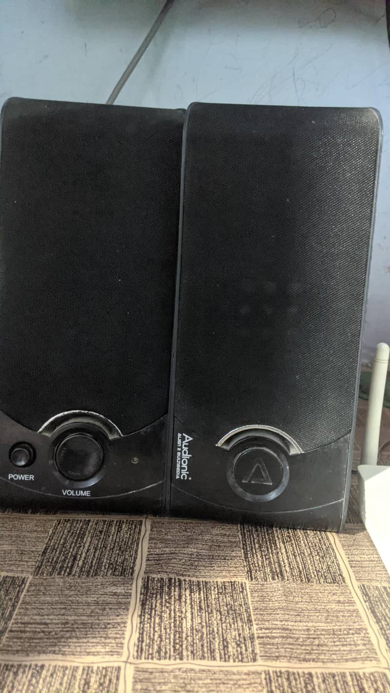 AUDIONIC COMPUTER SPEAKERS 0