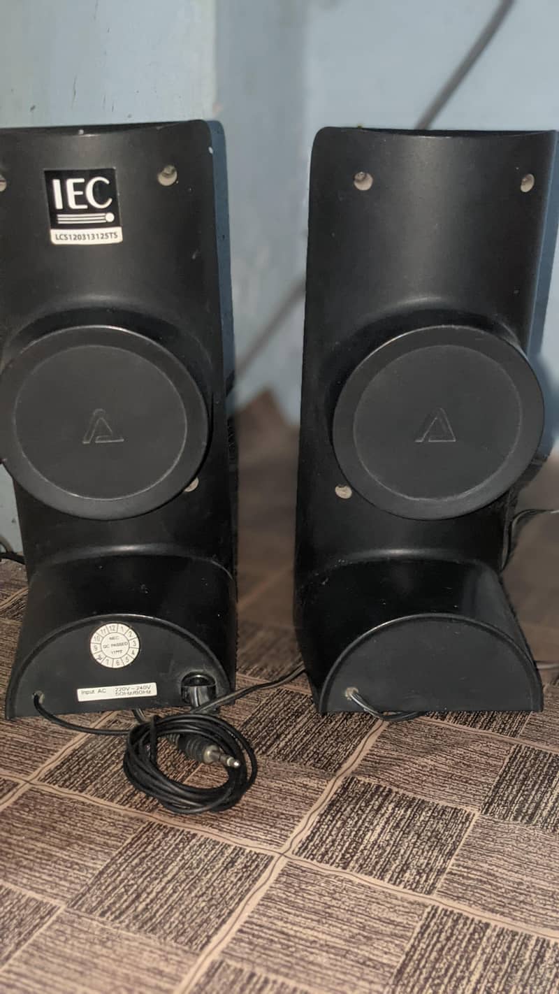 AUDIONIC COMPUTER SPEAKERS 2