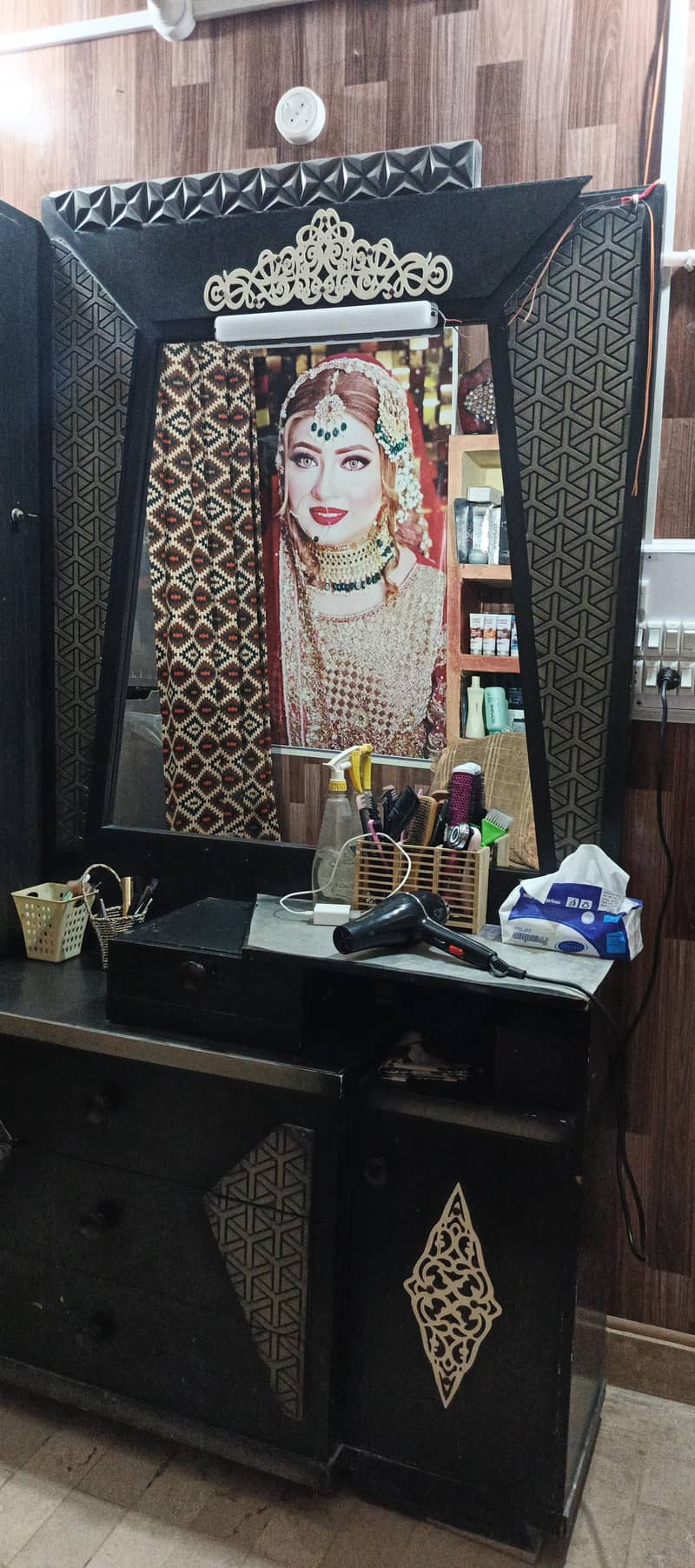 salon dressing table 0