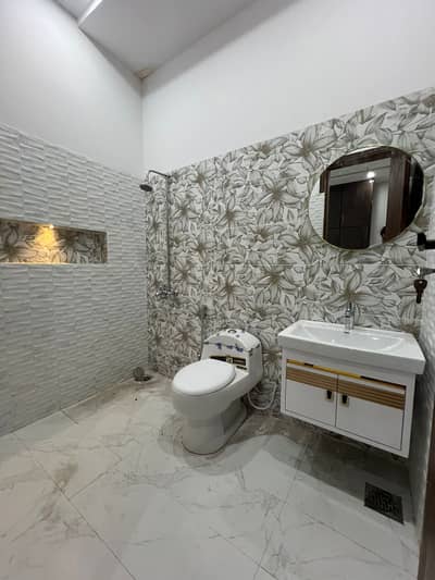 2 MARLA FLAT FOR RENT IN MILITARY ACCOUNT COLLEGE ROAD LAHORE