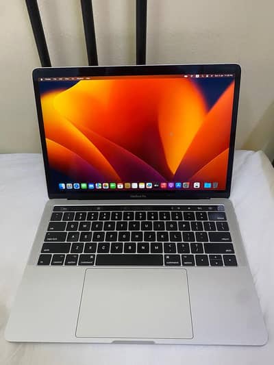 MacBook Pro 2017 with TouchBar Core i5 16GB RAM 512GB SSD 13.3 Inches
