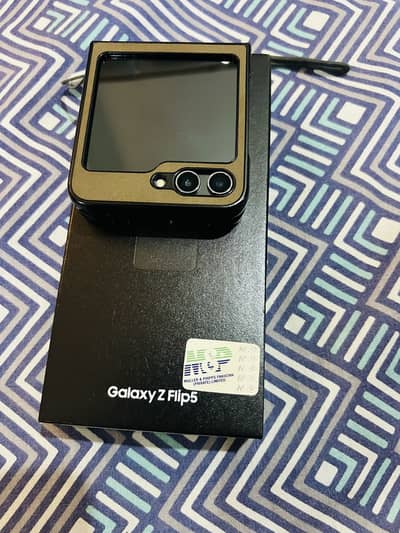 Samsung Flip 5 (PTA Approve) 8/512 GB Really Good Condition