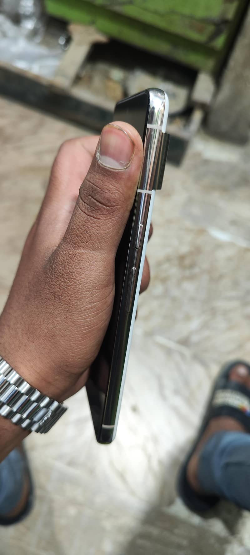 Google pixel 8 pro 1