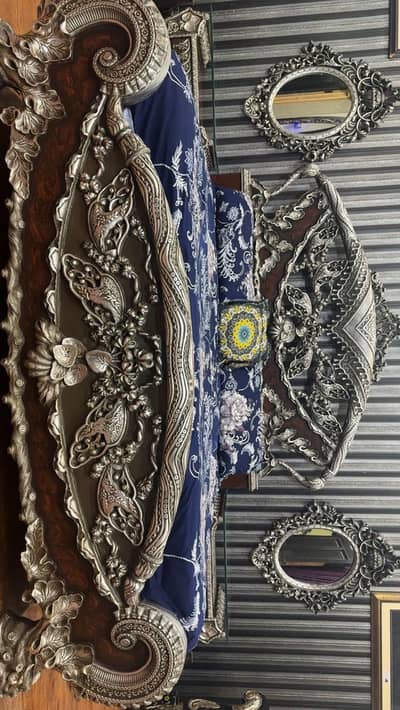 Best Royal Style Bed Set