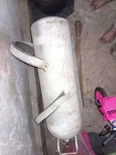 CNG FULL SIZE CYLINDER WITH KIT INSTALLED IN MEHRAN