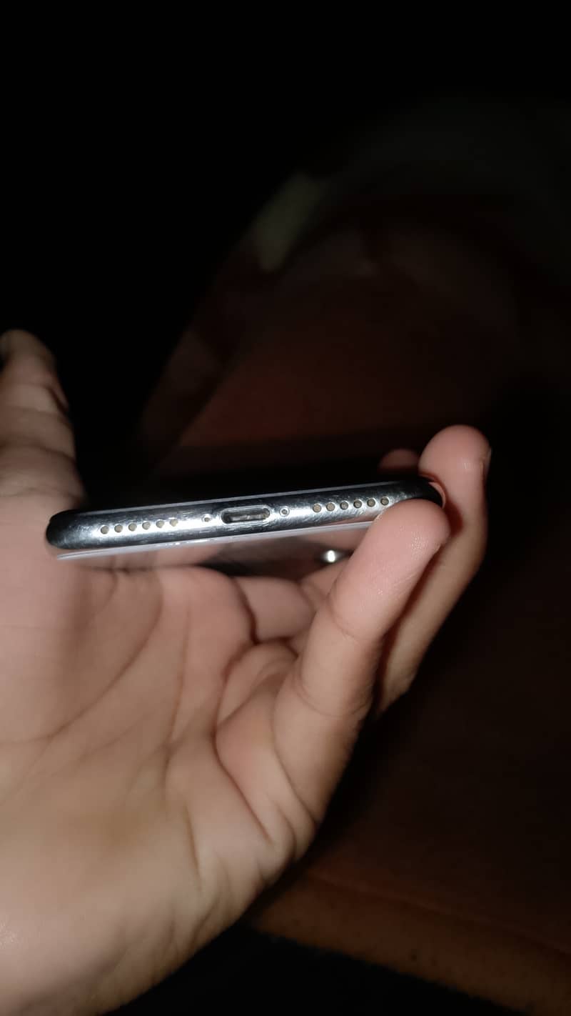 Apple iPhone X 5