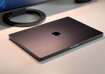 Macbook pro M3 with Max Chip 16". 2