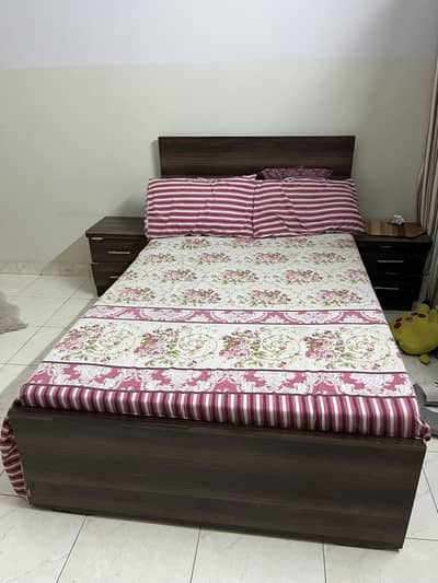 Single 4x6 bed for sell, urgent sell brand new condition.