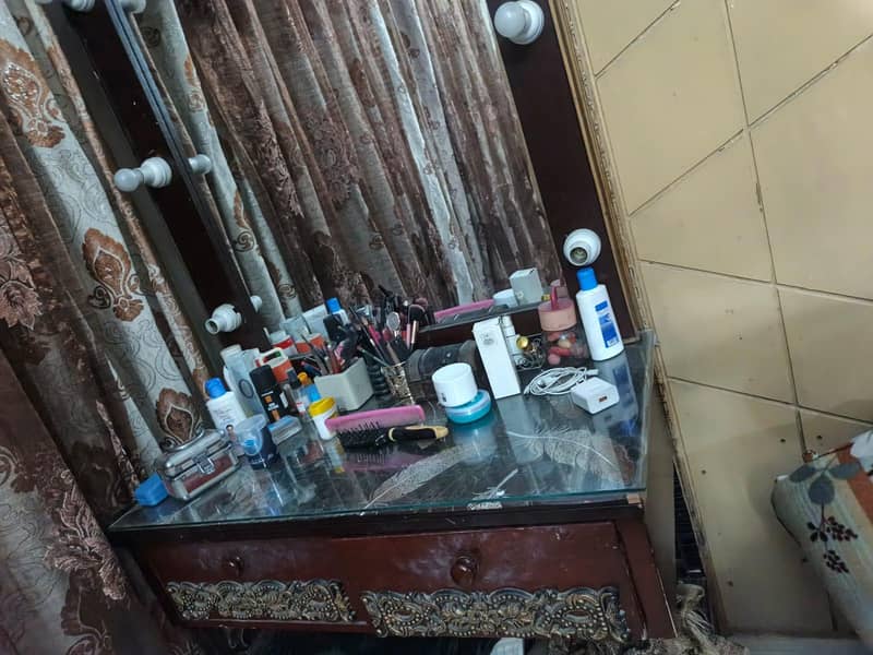 dressing table 1