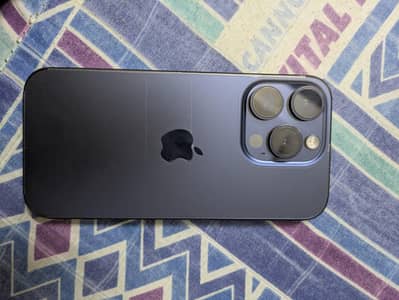 iphone 15 pro LLA Waterppack (One Hand Used} with box