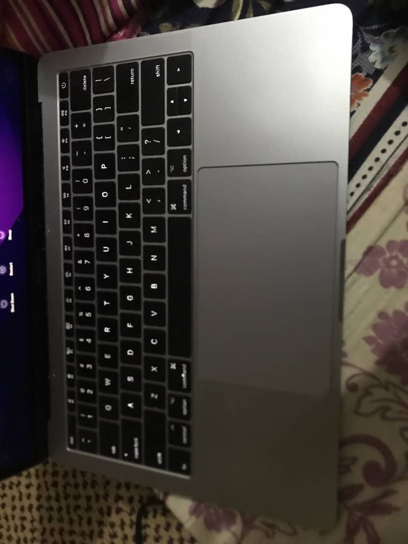 MacBook Pro 2017 1
