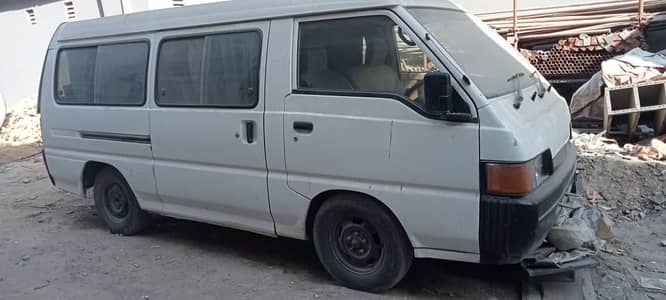 Mitsubishi L300 2008