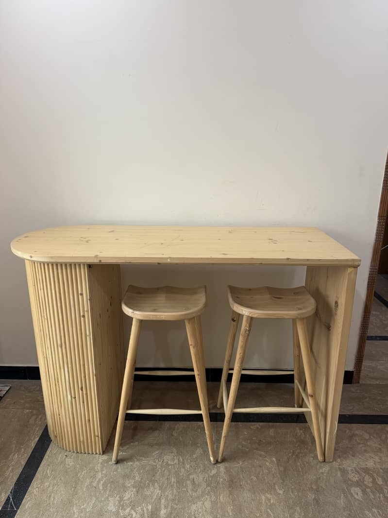Console high Table with bar stools 1