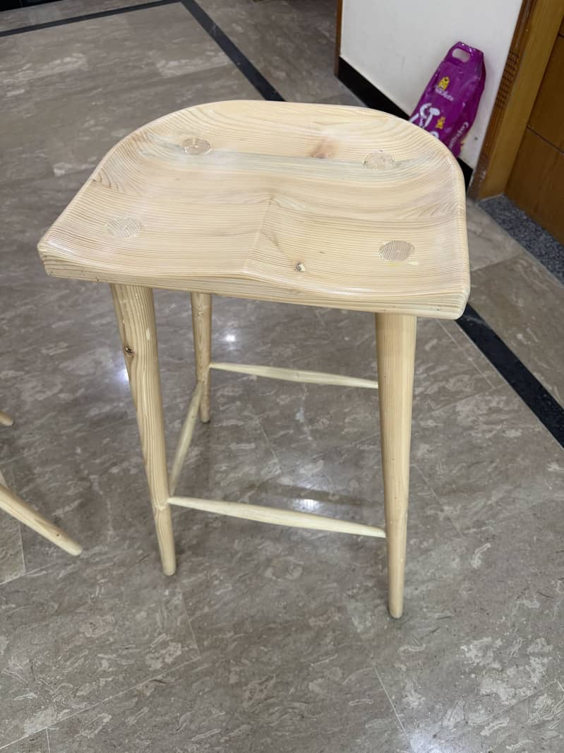 Console high Table with bar stools 3