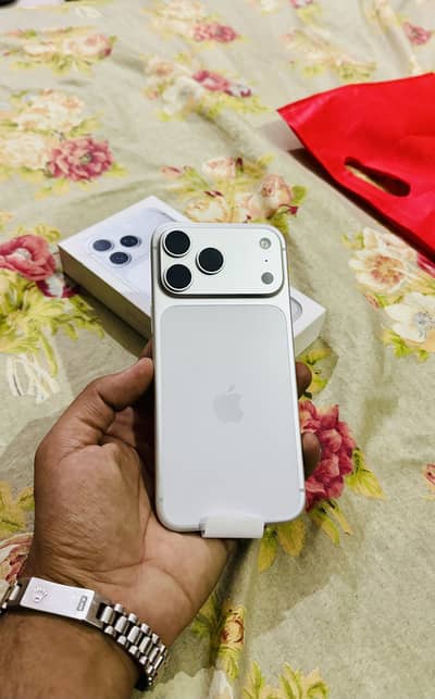 iPhone 17 Pro Max FU