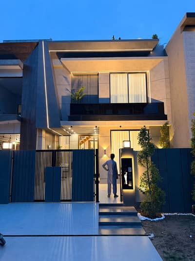 10 Marla house for sale in Formanites society . near to DHA phase 5