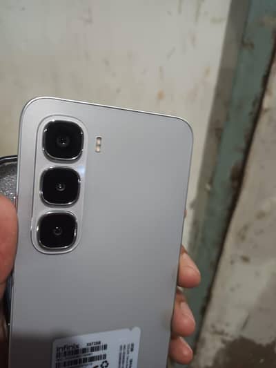 infinix hot 60i . . 6/128