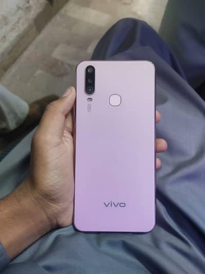 vivo y17 8/256 only kit hai. .