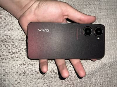 VIVO Y 18 WITH FULL BOX AND CHARGER NEW 10 BY 10 JUST BUY AND USE 