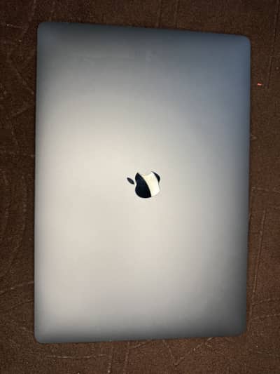 MacBook Pro 2019 32 gb ram 1tb storage
