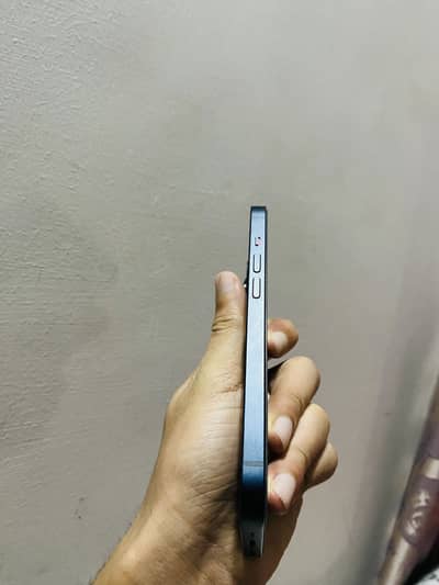 IP 14 JUST LIKE NEW 100 HEALTH