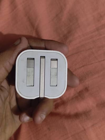 I phone 17pro max original wireless charger and Adapter