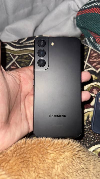 Samsung galaxy S22 mobile available