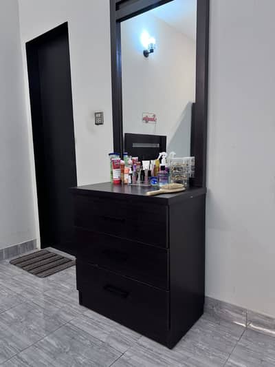 Dressing table for sale