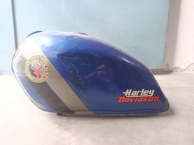 Harly Davidson. Total genuine 8000