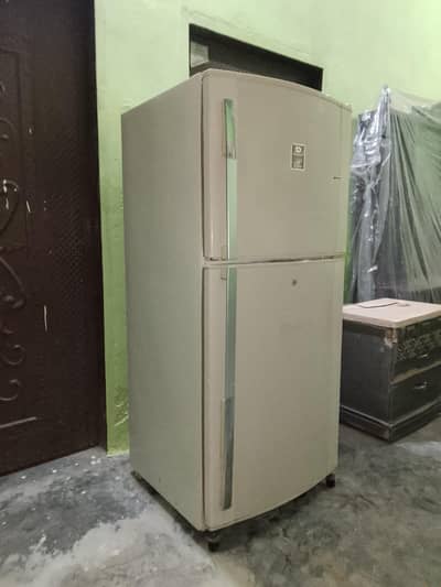 inverter Dawlance fridge medium size for sale in Lahore chill cooling