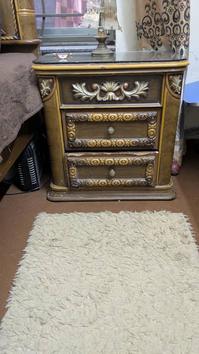bed dressing side table