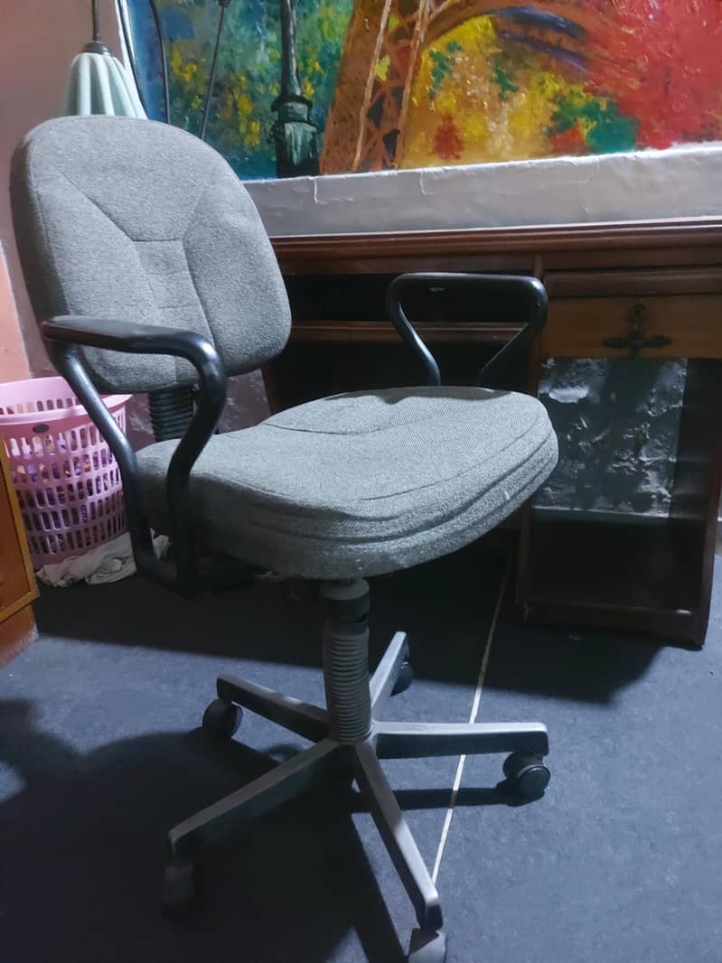 study table with chair 3