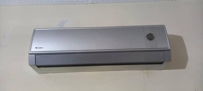GREE SPLIT AC  | 1.5 TON  | CONDITION 10/10
