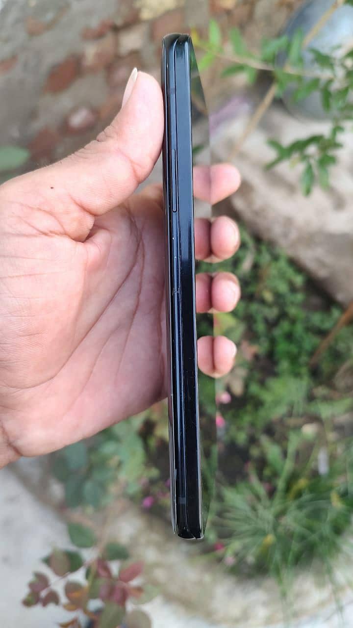 one plus 8 pro 6