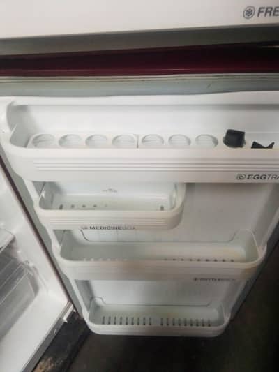 Orient refrigerator hai urgent sell karni ha i03152390644