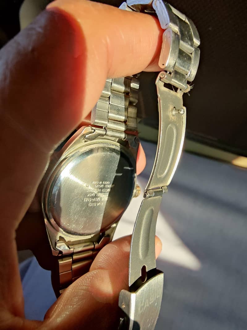 CASIO WATCH 1