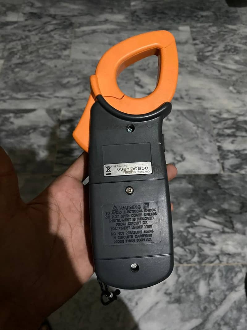 Digital Clamp Meter 0